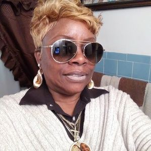 Meet your Posher, Rhonda